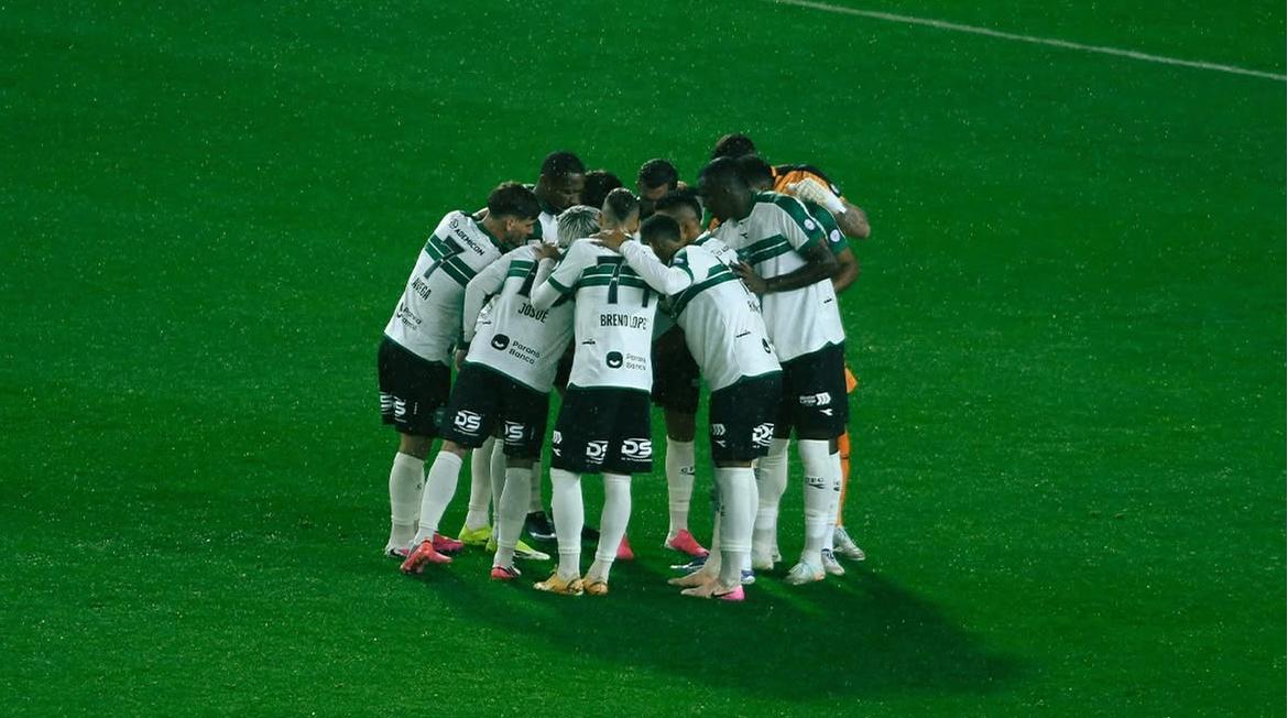 Coritiba quer vencer para espantar a crise