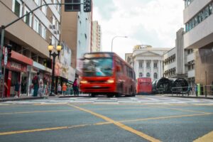 Levantamento destaca eficiência do transporte coletivo em Curitiba